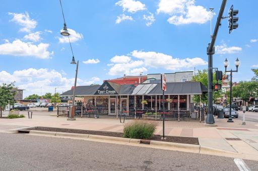 Prime LOCATION on Main Street, walking distance to restaurants, breweries & shops!