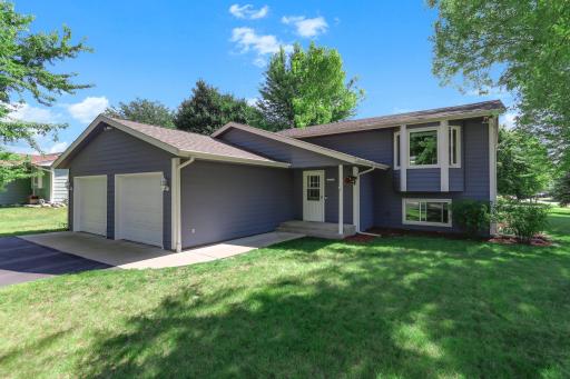 673 Concord Drive, Chaska, MN 55318