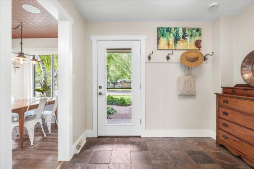 Perfect entry to greet guests