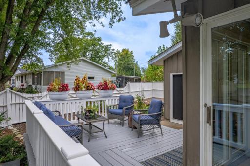 Deck off of 4 Season