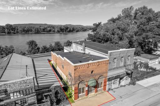 121 S Main Street, Fountain City, WI 54629