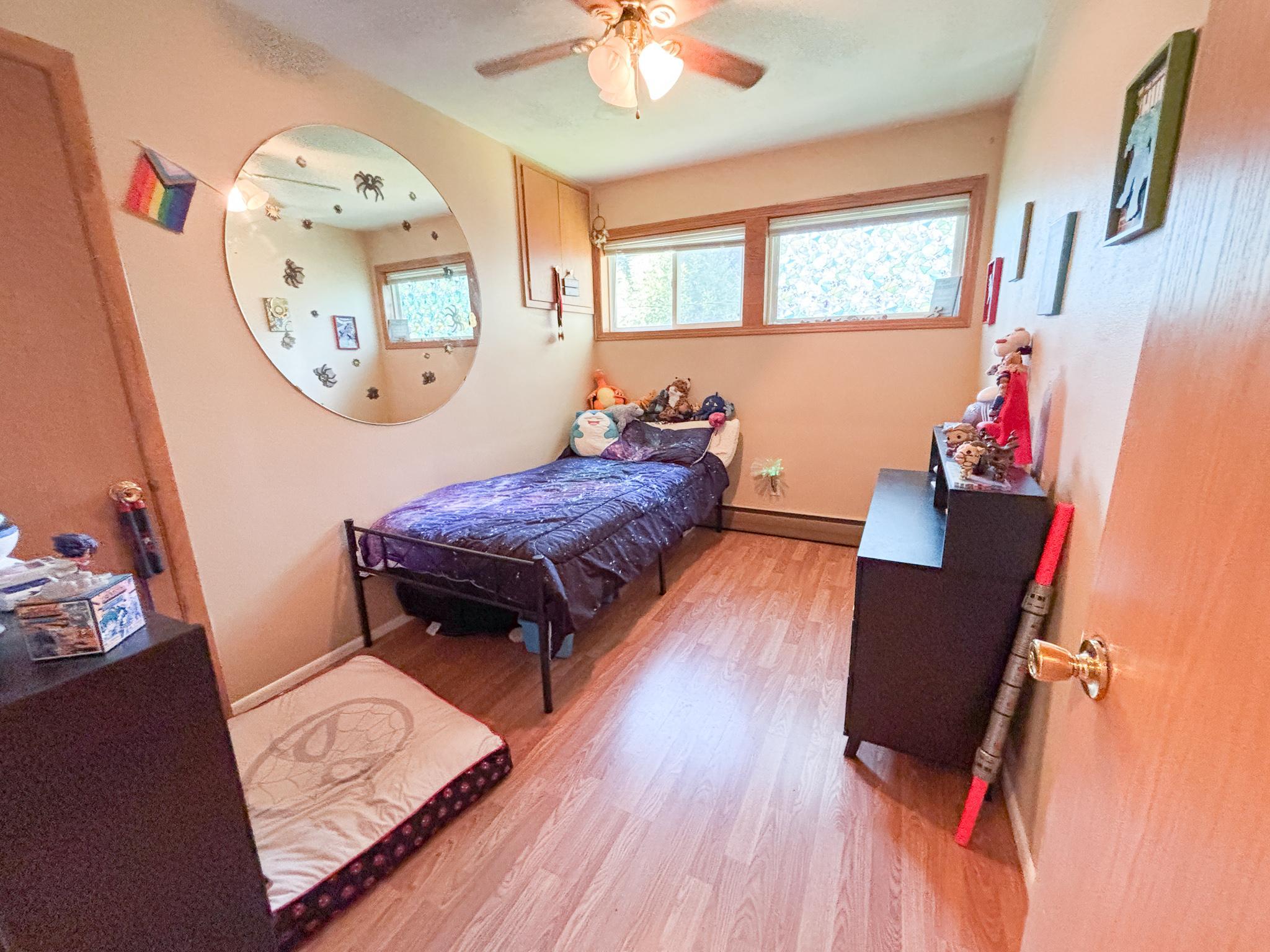 UL Bedroom 2