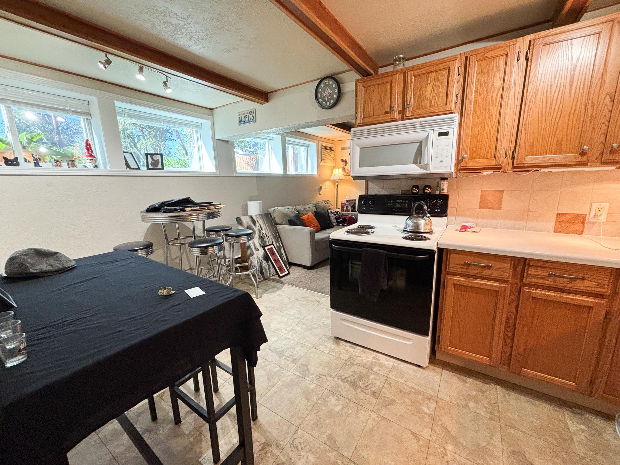 LL Kitchen Unit 1