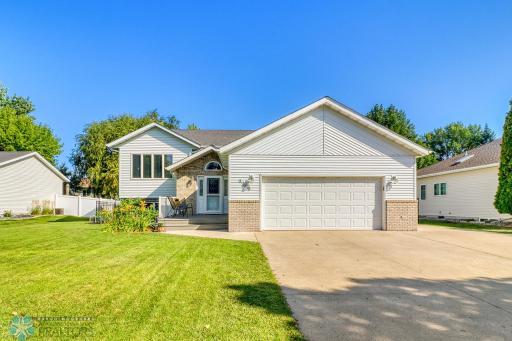 3249 37 1/2 Avenue S, Fargo, ND 58104