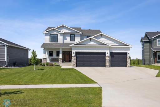 8871 Cottonwood Boulevard, Horace, ND 58047