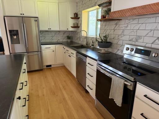 Kitchen close up.jpg