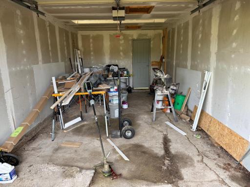 1 car detached interior.jpg