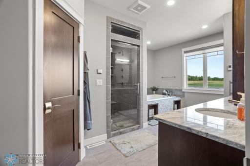446 Trent Jones Drive, Oxbow, ND 58047