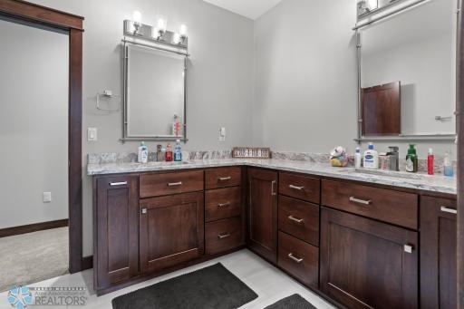 446 Trent Jones Drive, Oxbow, ND 58047