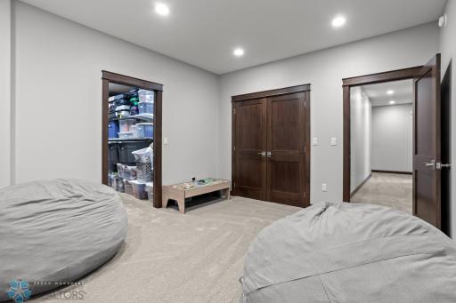 446 Trent Jones Drive, Oxbow, ND 58047