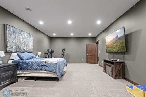 446 Trent Jones Drive, Oxbow, ND 58047