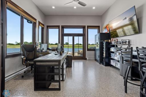 446 Trent Jones Drive, Oxbow, ND 58047