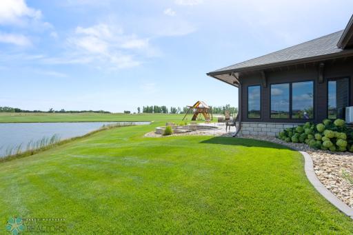 446 Trent Jones Drive, Oxbow, ND 58047