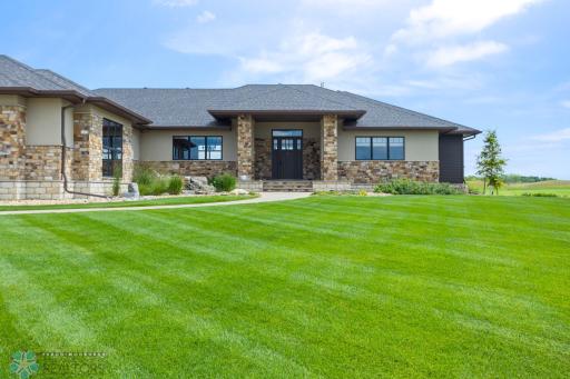 446 Trent Jones Drive, Oxbow, ND 58047