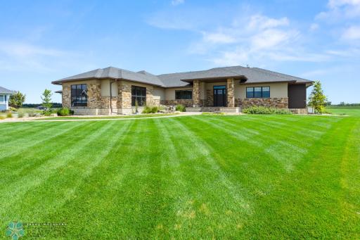 446 Trent Jones Drive, Oxbow, ND 58047