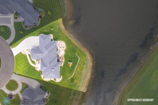 446 Trent Jones Drive, Oxbow, ND 58047
