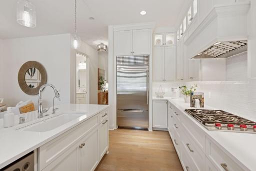 935 Lake Street E, 208, Wayzata, MN 55391