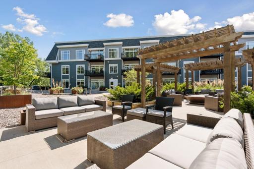 935 Lake Street E, 208, Wayzata, MN 55391