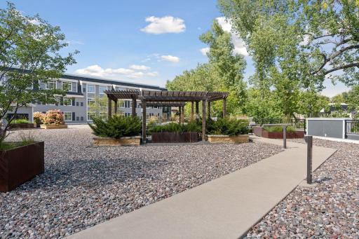 935 Lake Street E, 208, Wayzata, MN 55391
