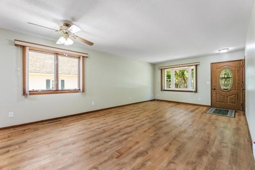 429 S 1st Street, La Crescent, MN 55947