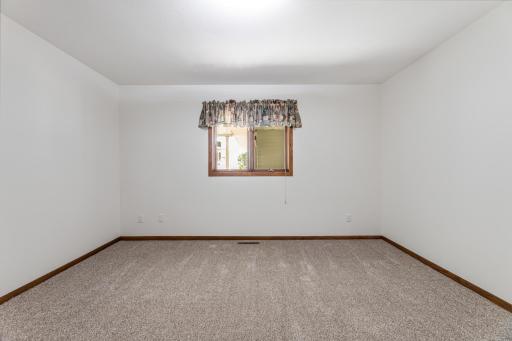 429 S 1st Street, La Crescent, MN 55947