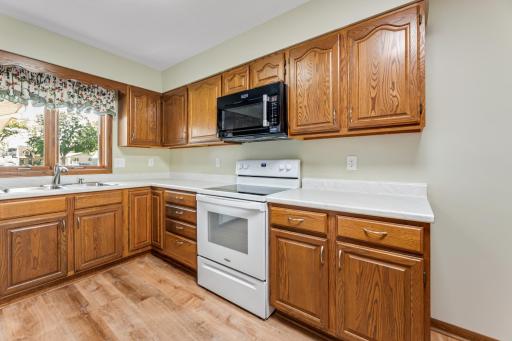429 S 1st Street, La Crescent, MN 55947
