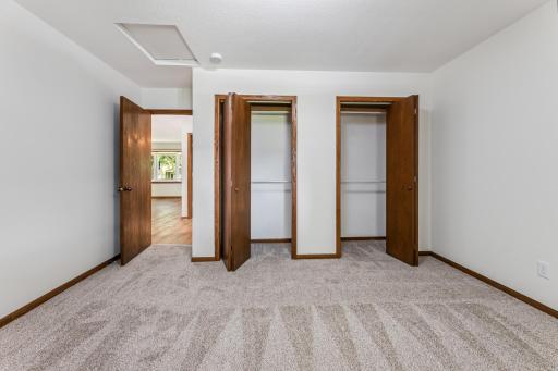 429 S 1st Street, La Crescent, MN 55947