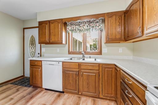 429 S 1st Street, La Crescent, MN 55947