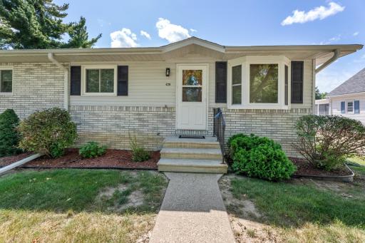 429 S 1st Street, La Crescent, MN 55947