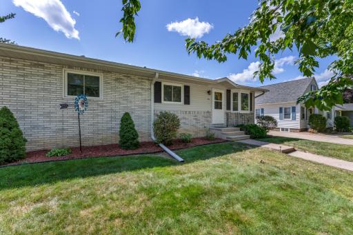 429 S 1st Street, La Crescent, MN 55947