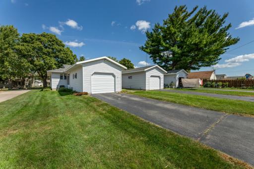 429 S 1st Street, La Crescent, MN 55947