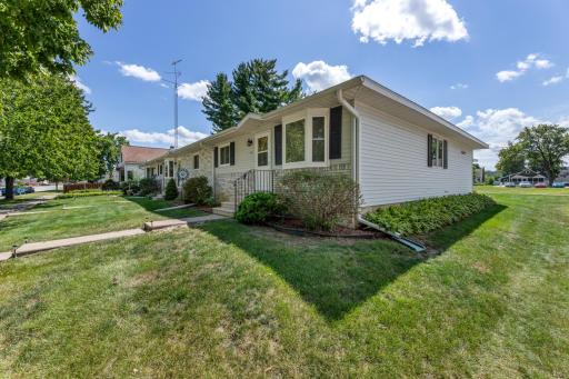 429 S 1st Street, La Crescent, MN 55947