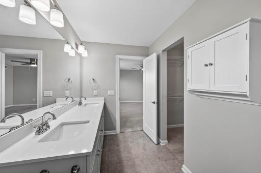 11102 41st Street Circle N, Lake Elmo, MN 55042