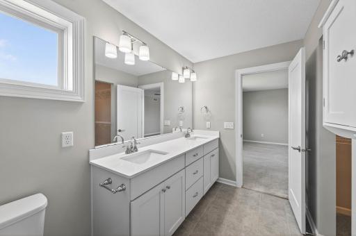 11102 41st Street Circle N, Lake Elmo, MN 55042