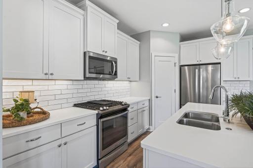 11102 41st Street Circle N, Lake Elmo, MN 55042