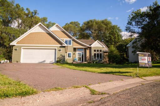 728 Laurie Court, Maplewood, MN 55117