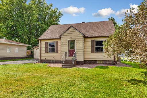 420 Aspen Avenue N, New Richland, MN 56072