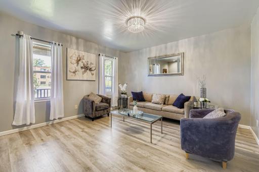 890 Duchess St - Web Quality - 004 - 05 Living Room.jpg