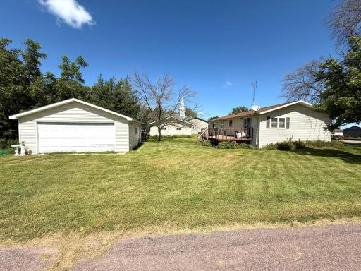 201 2nd Street N, Darfur, MN 56022
