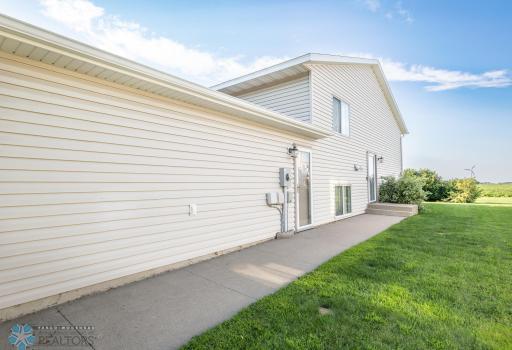 2920 7th Avenue N, Moorhead, MN 56560