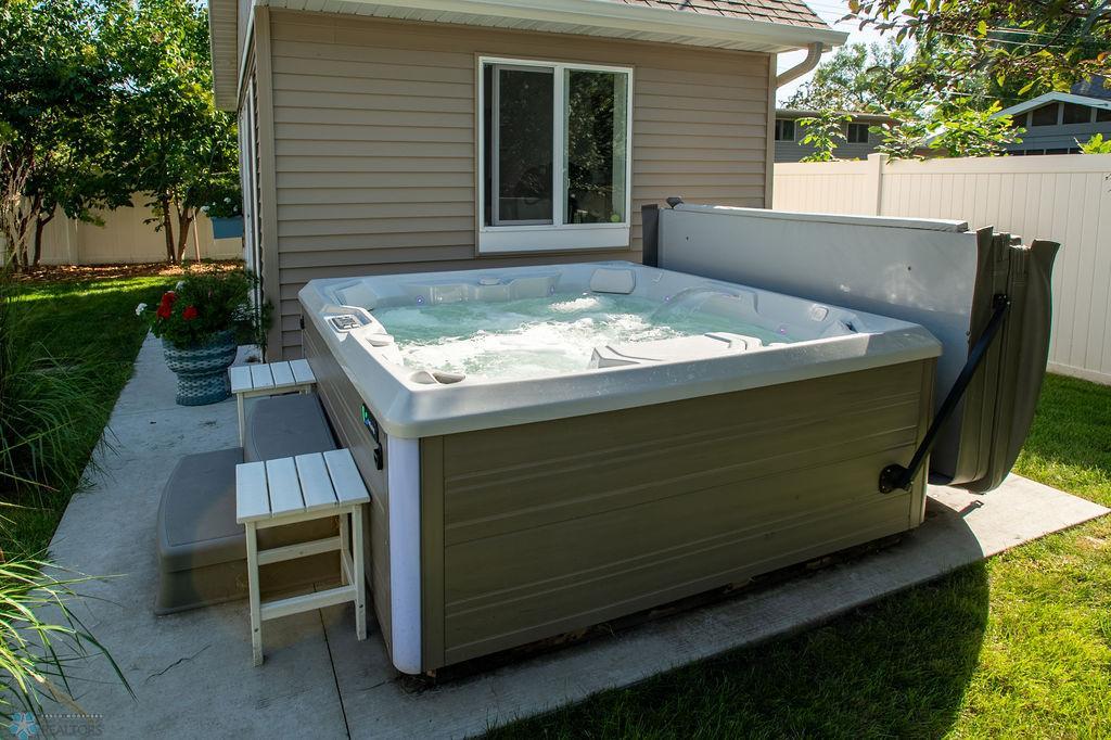 Hot tub included!