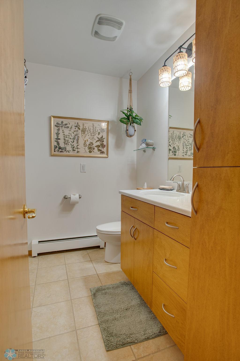 Main floor 2nd bath