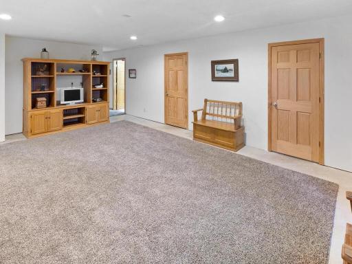 Huge walk-in closet (maybe a 4th bedroom area if needed?)
