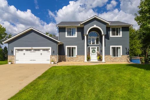 9007 Coffman Circle, Inver Grove Heights, MN 55076