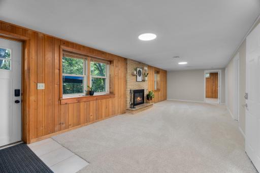 Family Room has brand new carpet, paint and lighting!!