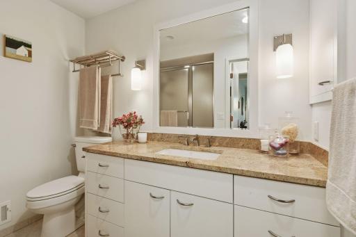 4004 Roanoke Circle, Golden Valley, MN 55422