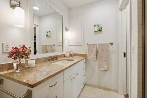 4004 Roanoke Circle, Golden Valley, MN 55422