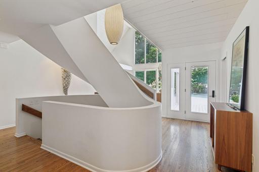 4004 Roanoke Circle, Golden Valley, MN 55422