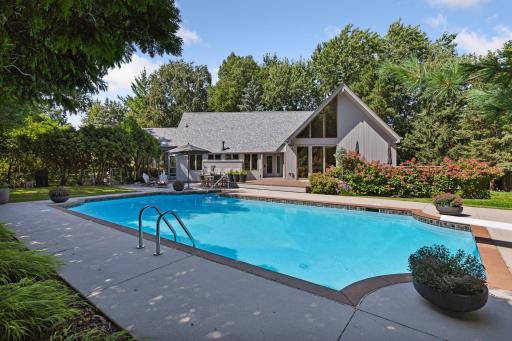 4004 Roanoke Circle, Golden Valley, MN 55422