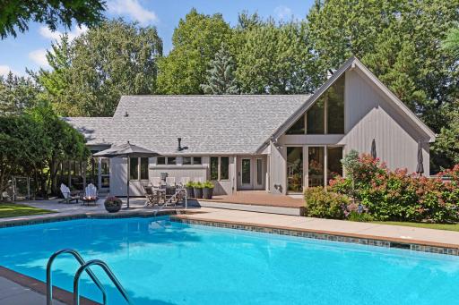 4004 Roanoke Circle, Golden Valley, MN 55422